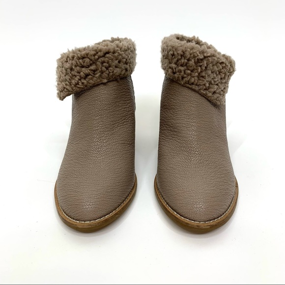 Kelsi Dagger Split Ankle Booties Sherpa Fold Top Taupe Brown Textured Size 6 - Picture 2 of 15